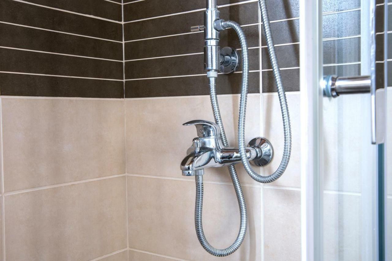 Top Floor Modern Studio In Central Koropi Apartment Екстериор снимка