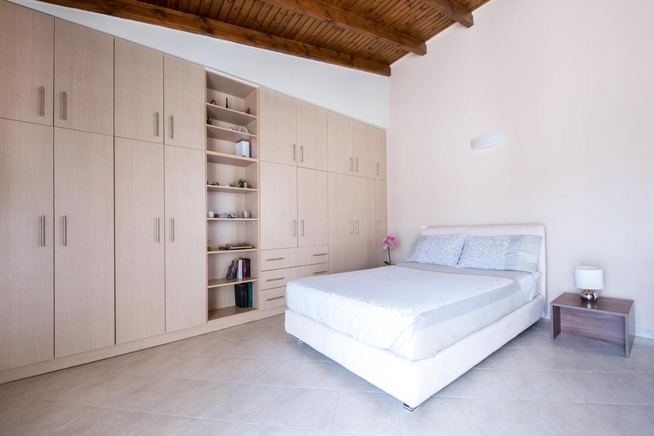 Top Floor Modern Studio In Central Koropi Apartment Екстериор снимка